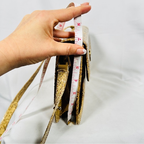 Vintage Python Shoulder Bag with Genuine Snakeskin and Flap Turnlock - Picture 10 of 16